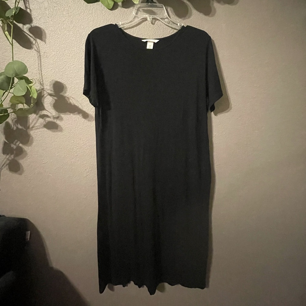 Mid-length short sleeve black dress from H&M